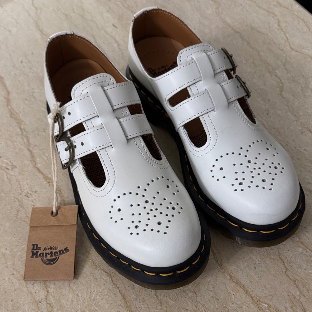 NWT  Dr. Martens 8065 Smooth Leather Mary Jane Shoes - Picture 3 of 15